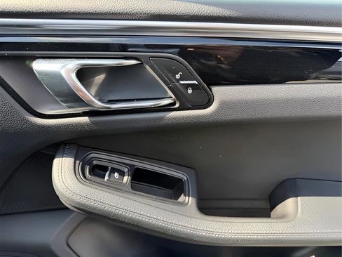 Used 2017 Porsche Macan S image 31