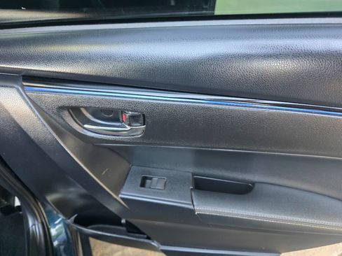 Used 2018 Toyota Corolla SE w/ Body Protection Package FWD image 32