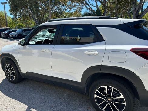 Used 2025 Chevrolet TrailBlazer LT FWD image 21