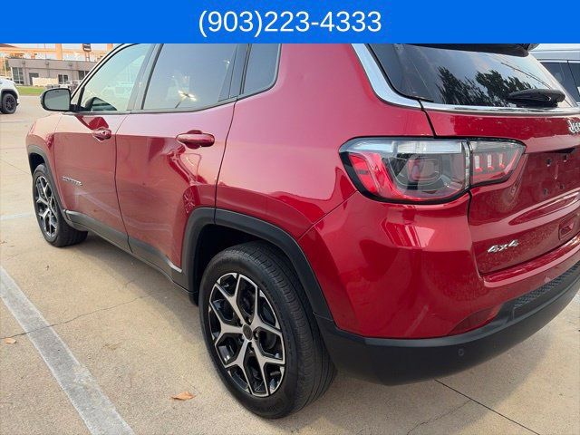 Used 2025 Jeep Compass Limited AWD/4WD image 5
