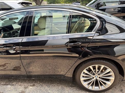Used 2023 BMW 530i xDrive w/ Convenience Package AWD/4WD image 3
