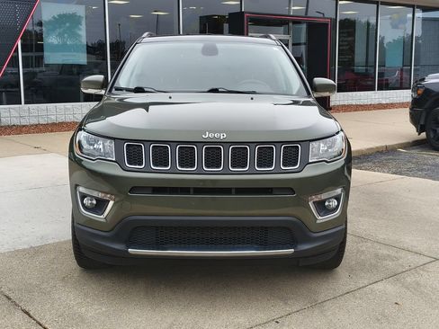 Used 2018 Jeep Compass Limited AWD/4WD image 2