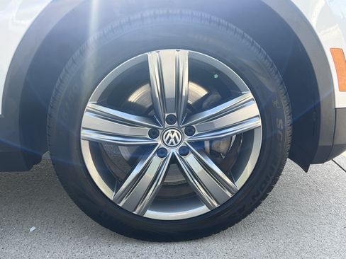 Used 2018 Volkswagen Tiguan SEL Premium AWD/4WD image 11
