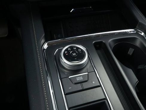 Used 2024 Ford Expedition Max XLT image 19