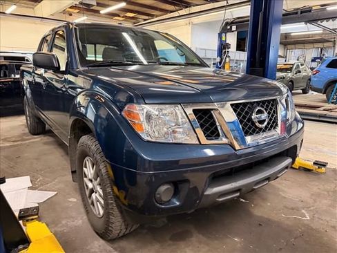 Used 2017 Nissan Frontier SV image 1