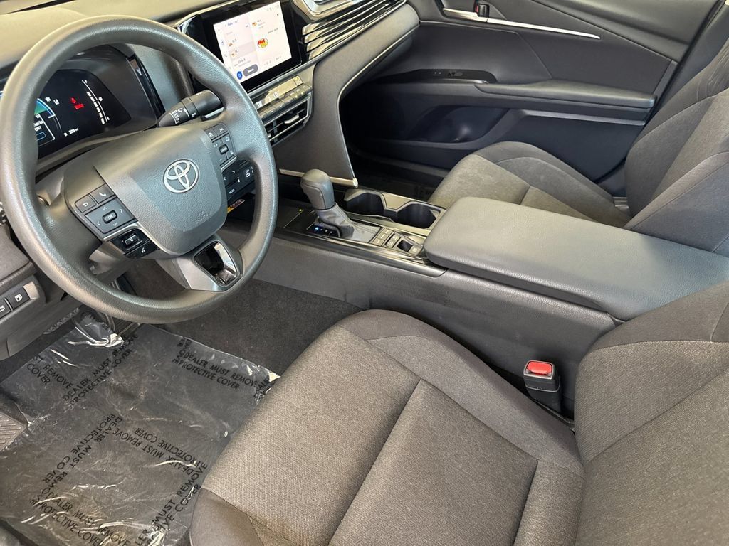 Used 2025 Toyota Camry LE FWD image 9