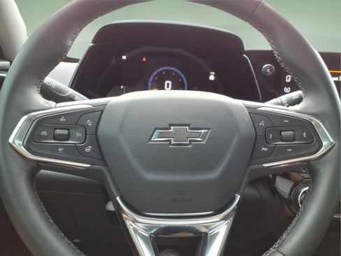 Used 2025 Chevrolet Trax ACTIV w/ Sunroof Package FWD image 25