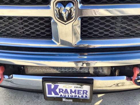 Used 2018 RAM 2500 Tradesman w/ Chrome Appearance Group image 32