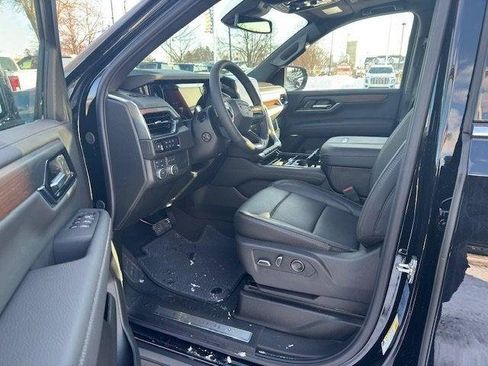 New 2026 GMC Yukon XL Denali w/ Sun & Power Step Package image 17