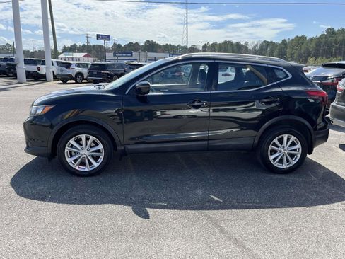 Used 2018 Nissan Rogue Sport SV image 4