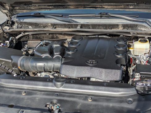 Used 2017 Toyota 4Runner SR5 image 31