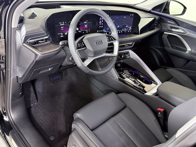 Certified 2025 Audi Q5 Premium w/ Premium Plus AWD/4WD image 10