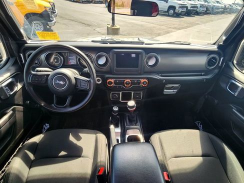 Used 2022 Jeep Gladiator Sport image 14