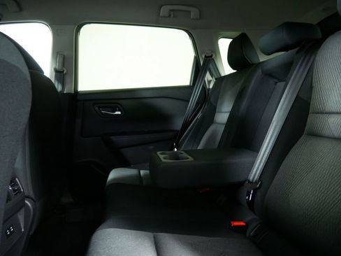 Used 2024 Nissan Rogue SV AWD/4WD image 16