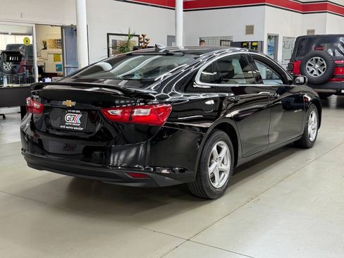 Used 2018 Chevrolet Malibu LS FWD image 2
