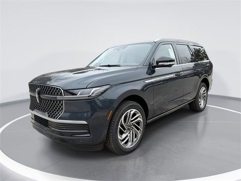 New 2025 Lincoln Navigator Reserve image 1
