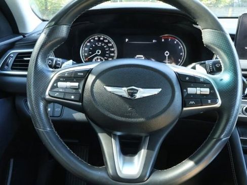 Used 2023 Genesis G70 2.0T image 7