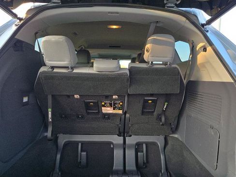 Used 2021 Toyota Sienna XLE w/ XLE Plus Package FWD image 19