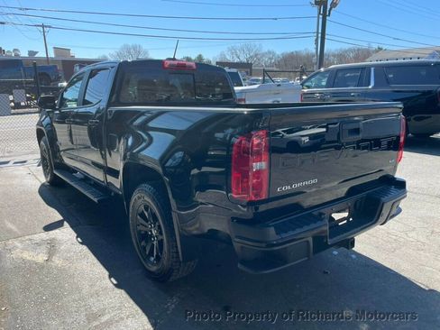 Used 2022 Chevrolet Colorado Z71 w/ Z71 Midnight Edition AWD/4WD image 6