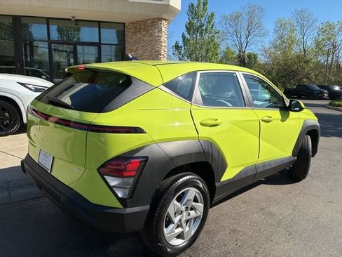 Used 2024 Hyundai Kona SE AWD/4WD image 3