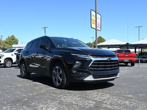 Used 2023 Chevrolet Blazer LT w/ Convenience Package AWD/4WD image 3