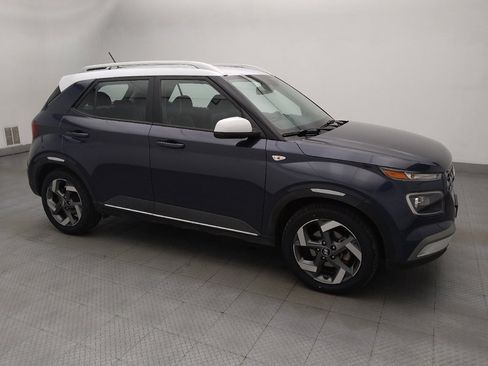 Used 2023 Hyundai Venue Limited w/ Cargo Package FWD image 11