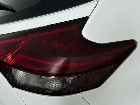 Used 2021 Nissan Kicks SV FWD image 33