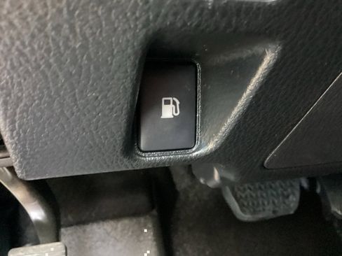 Used 2019 Toyota Highlander XLE image 63