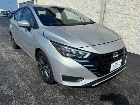 Used 2025 Nissan Versa SV FWD image 2