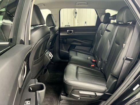 Used 2024 Kia Sorento S FWD image 17