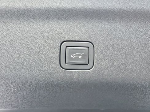 Used 2024 GMC Yukon Denali image 36