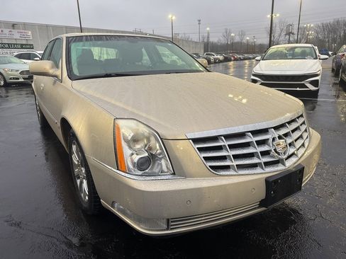 Used 2008 Cadillac DTS 1SB image 2