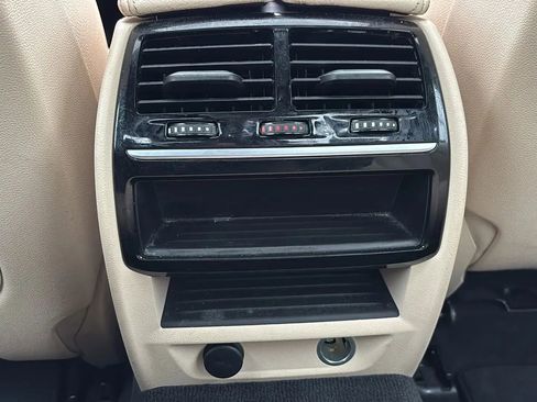 Used 2019 BMW 530i 530i Sedan 4D w/ Convenience Package image 39