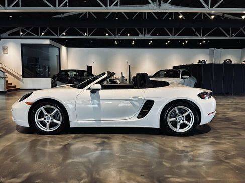 Used 2018 Porsche 718 Boxster RWD image 3