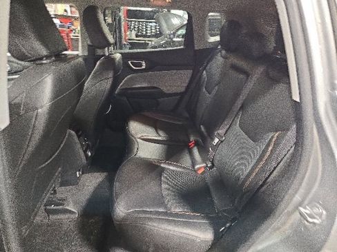Used 2022 Jeep Compass Latitude AWD/4WD image 12