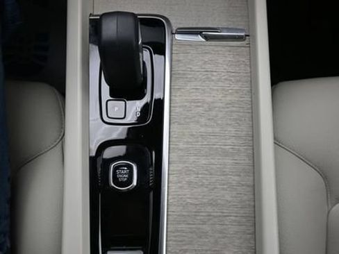 Used 2023 Volvo XC60 B5 Plus w/ Protection Package Premier FWD image 11