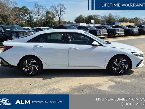 New 2026 Hyundai Elantra Limited FWD image 5