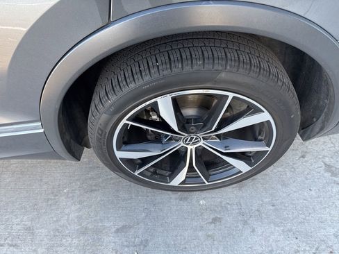 Used 2022 Volkswagen Tiguan SEL R-Line image 5
