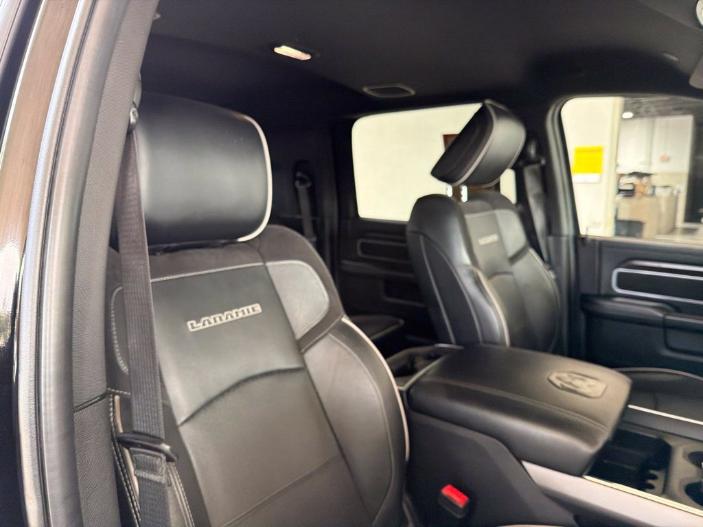 Used 2025 RAM 3500 Laramie AWD/4WD image 29