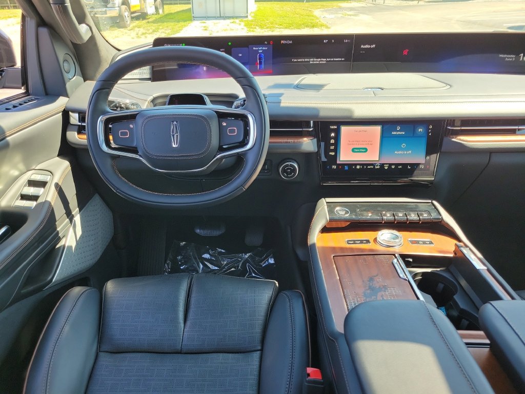 New 2026 Lincoln Navigator L Black Label AWD/4WD image 12