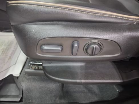 Used 2023 Chevrolet Traverse Premier AWD/4WD image 23