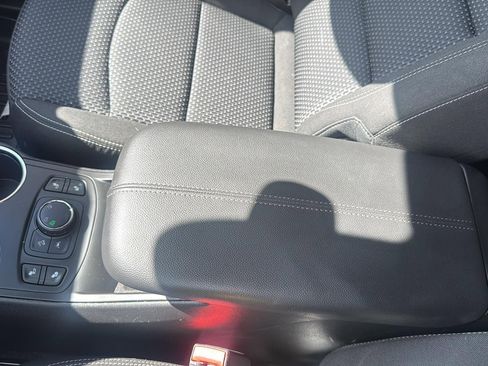 Used 2024 GMC Terrain SLE w/ Driver Convenience Package AWD/4WD image 23