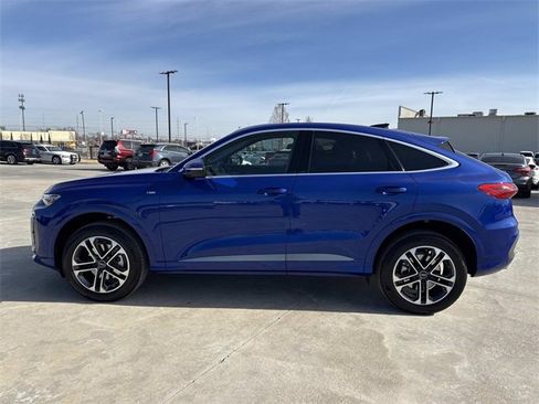 Certified 2025 Audi Q5 Premium w/ Convenience Package image 4