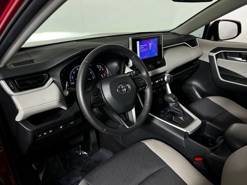 Certified 2025 Toyota RAV4 XLE w/ Convenience Package FWD image 9