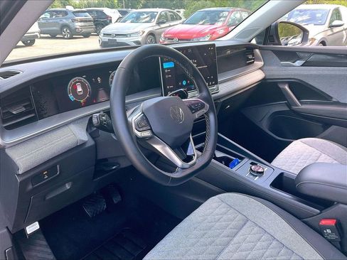 Used 2025 Volkswagen Tiguan S AWD/4WD image 8