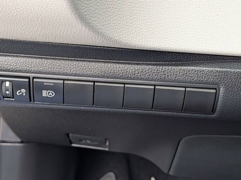 Used 2025 Toyota Corolla LE FWD image 22