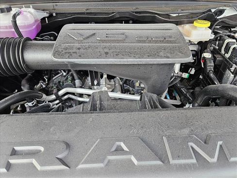 New 2026 RAM 1500 Express AWD/4WD image 16