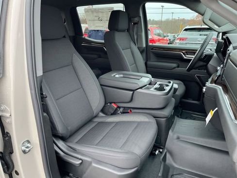 New 2026 GMC Sierra 1500 SLE image 25