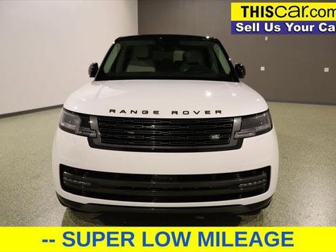 Used 2024 Land Rover Range Rover Long Wheelbase SE image 2