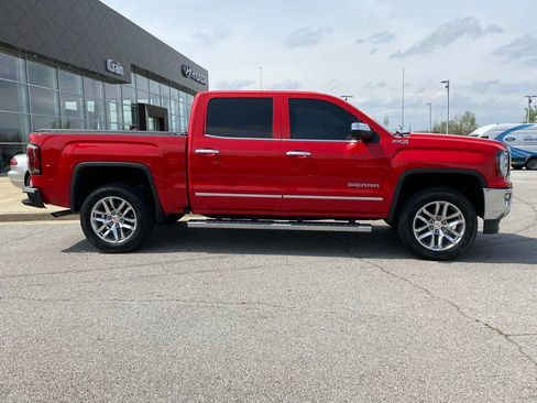 Used 2018 GMC Sierra 1500 SLT w/ SLT Premium Package AWD/4WD image 9